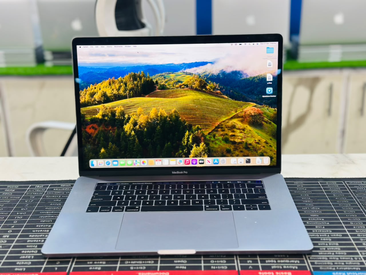 Apple MacBook Pro 2018 15.4 Inch Core i9 2.9GHz 32GB RAM 512GB SSD 4GB Radeon Pro 555X – Minor Bottom Shade – Price in Pakistan